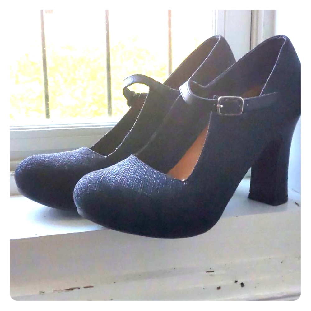 Leather pumps
